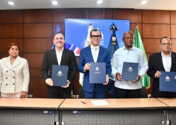 Olivares dice reforma laboral buscará litigios de conciliación entre trabajadores y empleadores