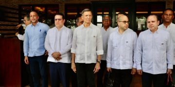 Embajador de Estados Unidos en Haití y Roberto Álvarez se reúnen en la frontera