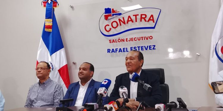 Antonio Marte dice no aumentarán pasajes; pide congelar precios de los combustibles