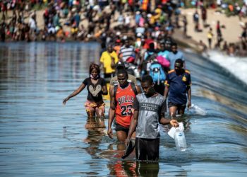 Miles de haitianos en Florida enfrentan posible cancelación del programa TPS