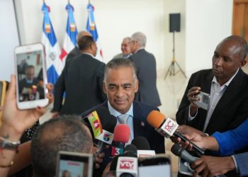 Ministro Joel Santos atribuye apagones a alta demanda