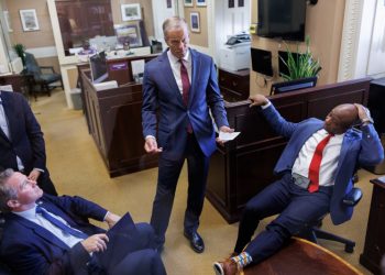 Senado de EEUU bloquea prohibición de atletas transgénero en debate sobre ley electoral