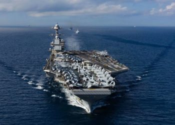 Gran portaaviones y buque destructor de la Armada de EE.UU. harán parada en Panamá