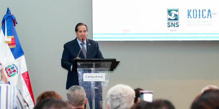 Víctor Atallah dice clínica donde falleció mujer en Santiago no estaba habilitada para cirugías