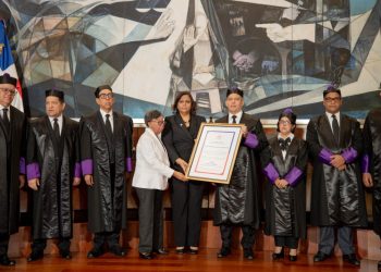 Henry Molina insta a nuevos abogados a "resistir presiones y tentaciones"