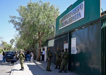 Estudiante mata funcionaria y hiere a 4 en escuela de Chile