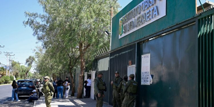 Estudiante mata funcionaria y hiere a 4 en escuela de Chile