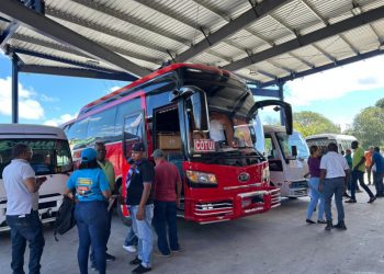 Pocos pasajeros viajan este lunes al interior; prevén que el flujo aumente el Miércoles Santo