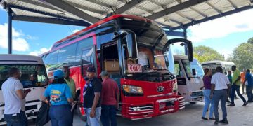 Pocos pasajeros viajan este lunes al interior; prevén que el flujo aumente el Miércoles Santo