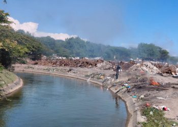 Vertederos siguen contaminando canal Marcos A. Cabral de Baní