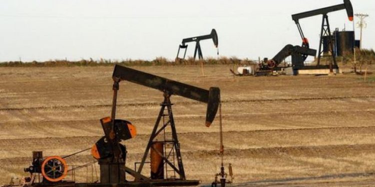 Petróleo de Texas cae un 9 % luego de Irán anunciar apertura del estrecho de Ormuz