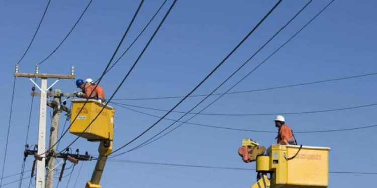 Aguaceros causan múltiples averías en el sistema eléctrico