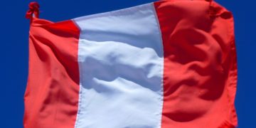 Los peruanos viven las elecciones con confusión, incertidumbre y hartazgo hacia políticos