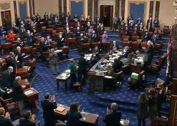 Senado de EE.UU. aprueba un plan de 70,000 millones para financiar agencias de inmigración