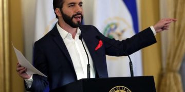 Bukele pide reforma constitucional para dar a la diáspora representación parlamentaria