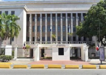 Minerd pide a centros educativos suspender docencia en provincias con alto riesgo de inundaciones