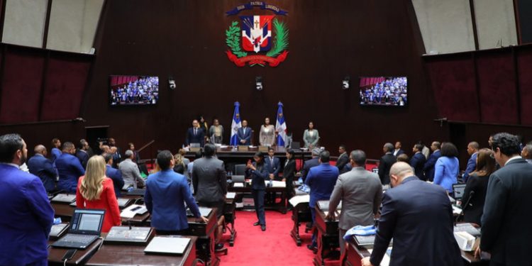 Diputados transfieren al Infotep el Club del Legislador para crear escuela de turismo