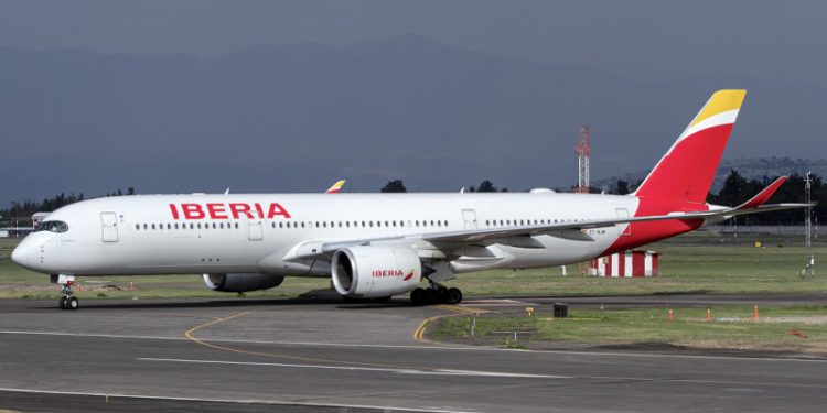 La aerolínea Iberia suspende hasta noviembre sus vuelos a Cuba por "la situación" en el país