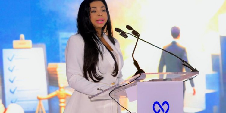 Yeni Berenice instruye a fiscales presenten cargos a motoristas por muerte de chofer en Santiago