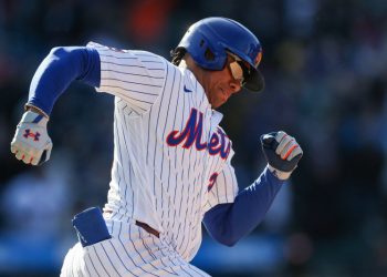 Juan Soto fue sustituido en el primer inning del partido contra los Gigantes por molestias