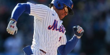 Juan Soto fue sustituido en el primer inning del partido contra los Gigantes por molestias