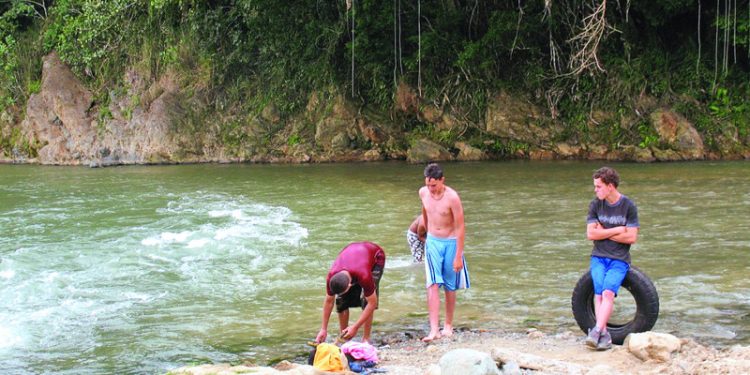 Cierran quince balnearios por riesgos en Santiago