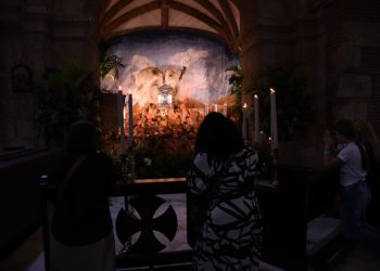 Recorrido por las Siete Iglesias: simbología de acompañamiento a Jesús en su pasión