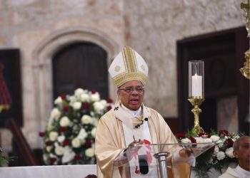 “No nos acostumbremos a la muerte, ni a la guerra”, pide monseñor Ozoria el Domingo de Resurrección