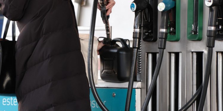 Los precios de los combustibles se mantendrán sin variación, anuncia el Gobierno