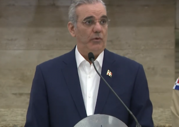 Abinader ordena reforzar la frontera ante despliegue de fuerza internacional en Haití