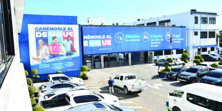 Salud dispone cierre definitivo de centro de estética en Santiago