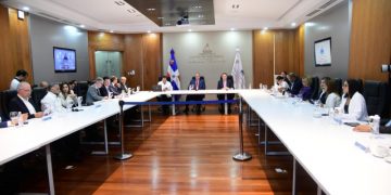 Gobierno tilda de "positivo" primer encuentro sobre crisis de medio oriente