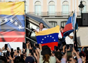 María Corina Machado pide a miles de venezolanos en Madrid que preparen el regreso