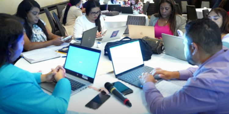 Evaluación docente seguirá este lunes con más de 115 mil convocados