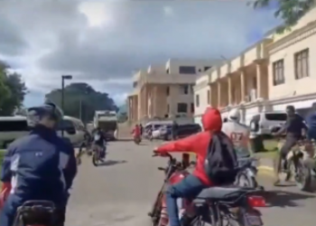 El país indignado ante brutal asesinato de chofer por una turba de motoconchistas