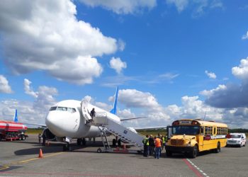 Llegan más de 70 deportados desde Estados Unidos