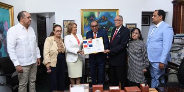 Comerciantes reconocen a Miguel Franjul por aportes al periodismo