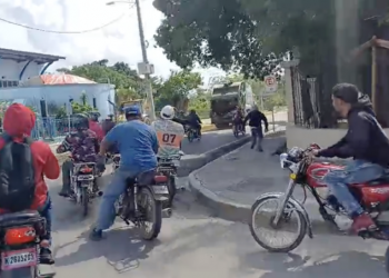 Fiscalía pide prisión preventiva a motoconchistas acusados por asesinato de chofer en Santiago