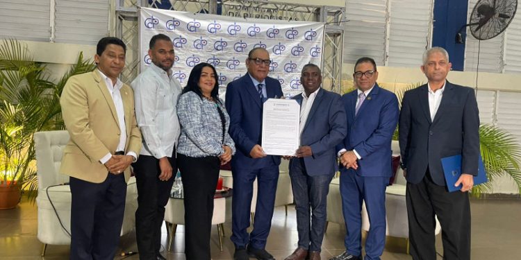 Alcaldía de Santiago y CDP reconocen a Miguel Franjul