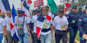 Campesinos marchan en Santiago contra exploración minera en cordillera septentrional