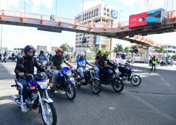 Mario Díaz propone frenar importación de motocicletas