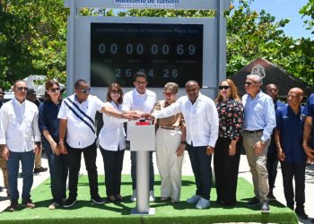 Turismo construirá en playa de Maimón una plaza de vendedores