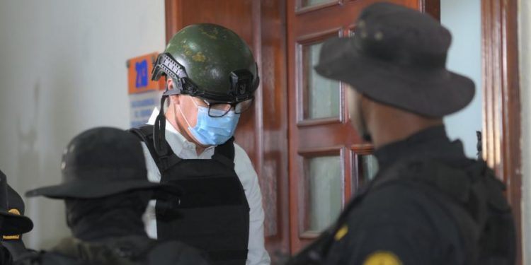 Juez revisará hoy medida de coerción a Santiago Hazim y demás vinculados al caso Senasa