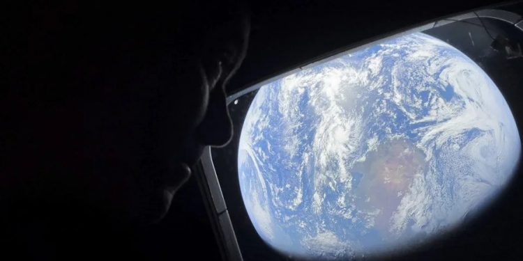 Los astronautas de Artemis II se preparan para el sobrevuelo lunar entre tareas cotidianas