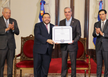 Presidente Abinader otorga condecoración póstuma de la Orden del Mérito de Duarte, Sánchez y Mella en el Grado de Gran Cruz Placa de Oro, al expresidente Ulises Francisco Espaillat