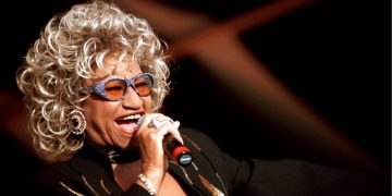 La fallecida Celia Cruz rompe barreras y entra al Salón de la Fama como influencia musical