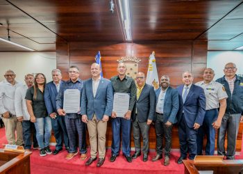 Ayuntamiento de Santiago declara a Julián Tavárez “Hijo Distinguido” y a Bartolo Colón “Hijo Adoptivo”