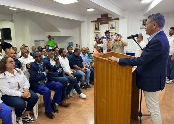 Eugenio Cedeño busca Secretaría General del PRM para defender al Gobierno, promover el relevo y la democracia interna