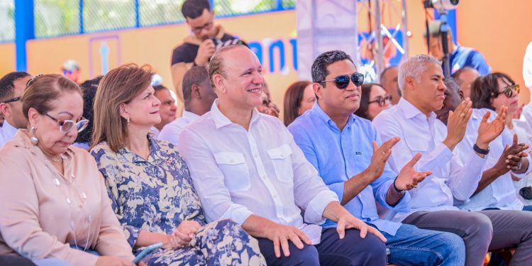 Alcaldía de Santiago entrega cancha remozada en Las Praderas de Pekín con inversión superior a RD$4.7 millones