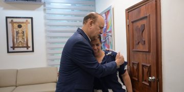 Alcalde de Santiago recibe familiares de Deivy Carlos Abreu Quezada y reitera apoyo en búsqueda de justicia